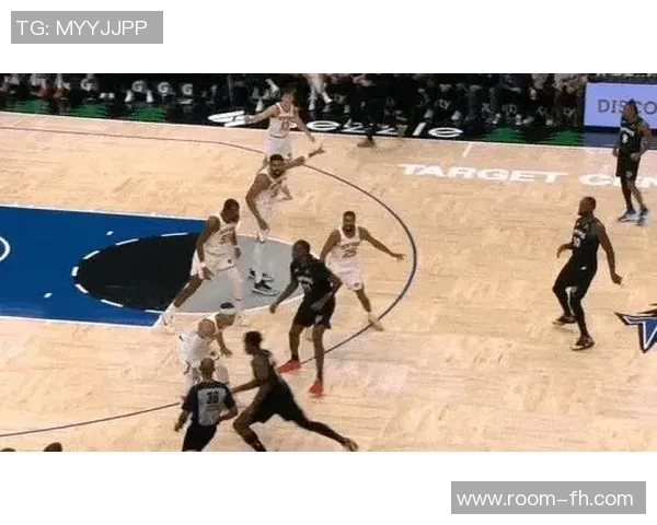 爱德华兹上半场表现亮眼13投7中斩获16分助球队争胜